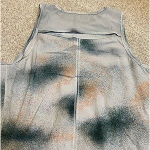 Lululemon Sculpt Tank. Size 10. Spray Camo Silver Blue Multi
